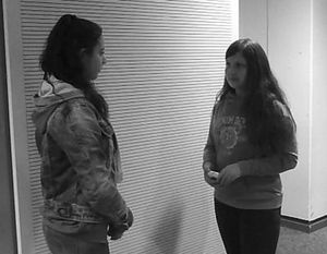 Jessica Bauer und Diana Schulz in einer Szene des Films