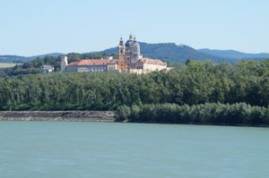 Wanderung zum Kloster Melk entlang der Donau