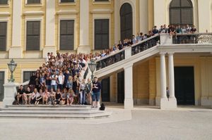 Gruppenfoto im Schloss Schönbrunn